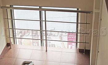 Межэтажное ограждение окна из нержавейки в Москве. Готовые проекты ПерилаГлавСнаб