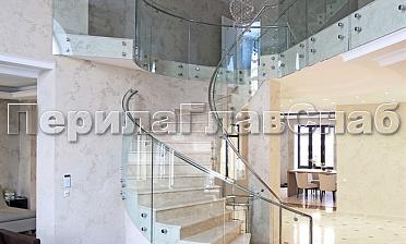 Стеклянные ограждения винтовой лестницы и баллюстрады купить в Москве