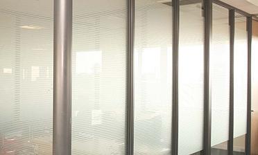 Перегородки из ПВХ и стекла - вариант 1 купить в Москве