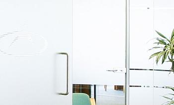 Перегородки из стекла в интерьере офиса в Москве. Готовые проекты ПерилаГлавСнаб