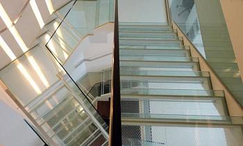 Стеклянные ступени и площадки для колодезной лестницы в Москве. Готовые проекты ПерилаГлавСнаб