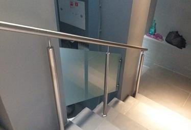 Ограждения и перила без ригелей купить в Москве