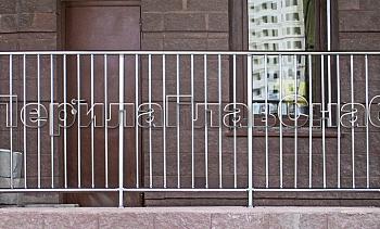 Перила на балкон с вертикальным заполнением в Москве. Готовые проекты ПерилаГлавСнаб