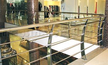 Ограждение со стеклом или четырьмя ригелями на стойках из  нержавейки в Москве. Готовые проекты ПерилаГлавСнаб