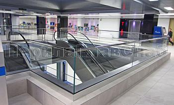Стеклянные перила для атриумов в Москве. Готовые проекты ПерилаГлавСнаб