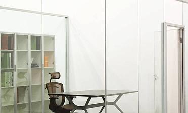 Стеклянные перегородки в офис купить в Москве