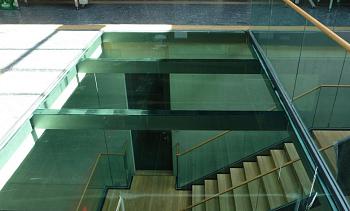 Стеклянный потолок в бизнес-центре в Москве. Готовые проекты ПерилаГлавСнаб