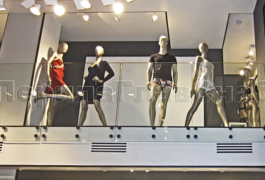 Стеклянные ограждения для торговых  и бизнес центров купить в Москве