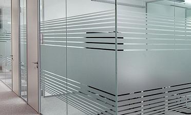 Стеклянные офисные перегородки с матовой пленкой купить в Москве