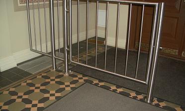 Ограждение лестниц для детей с вертикальным заполнением купить в Москве