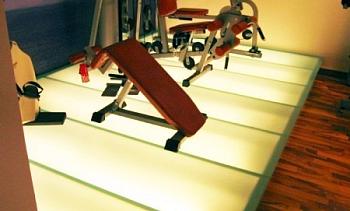 Люминесцентная подсветка стеклянного блочного пола в Москве. Готовые проекты ПерилаГлавСнаб