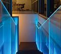 Ограждения лестниц на несущем стекле с подсветкой в Москве. Готовые проекты ПерилаГлавСнаб - фото 1