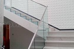 Стеклянные перила для лестниц в Москве. Готовые проекты ПерилаГлавСнаб - фото 1