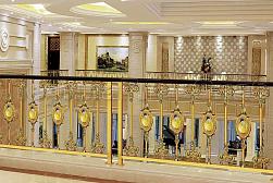 Латунные перила под золото в Москве. Готовые проекты ПерилаГлавСнаб - фото 1