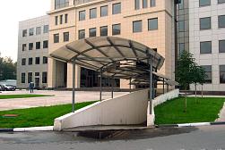 Козырьки и навесы на металлокаркасе в Москве. Готовые проекты ПерилаГлавСнаб - фото 23