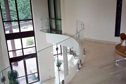 Стеклянные перила для атриумов в Москве. Готовые проекты ПерилаГлавСнаб - фото 5