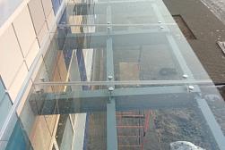 Стеклянные козырьки на спайдерах в Москве. Готовые проекты ПерилаГлавСнаб - фото 9