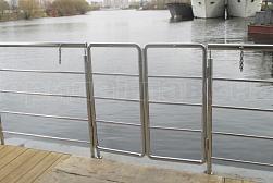 Нержавеющие калитки с горизонтальным заполнением в Москве. Готовые проекты ПерилаГлавСнаб - фото 1